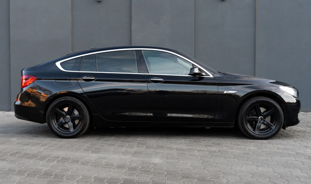 black full sized luxury car