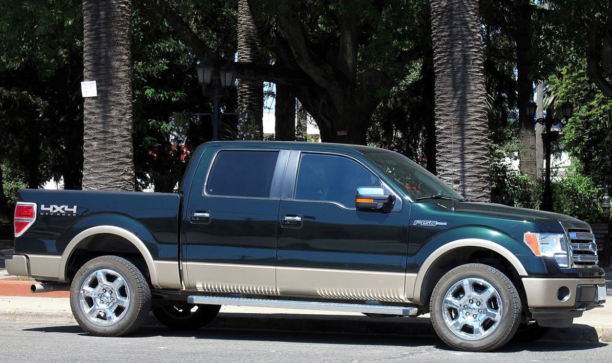 Ford F-150 Lariat V8 Supercrew