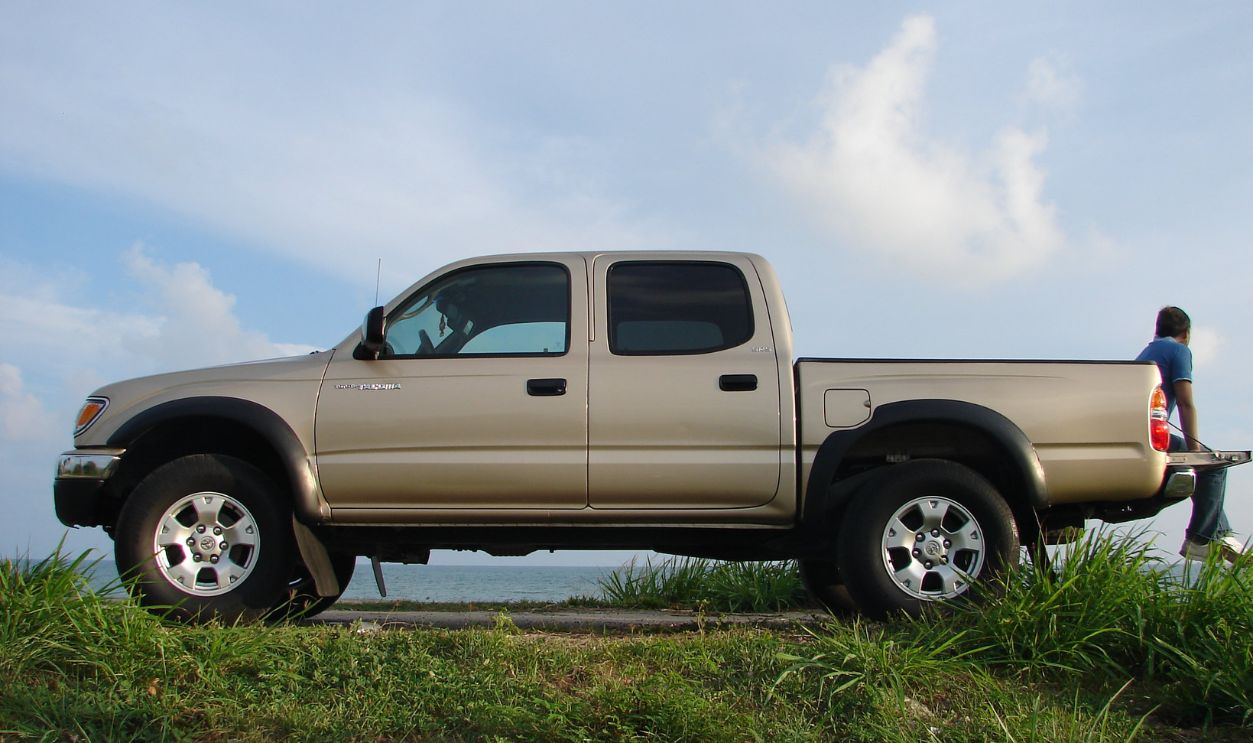 Toyota Tacoma - 1