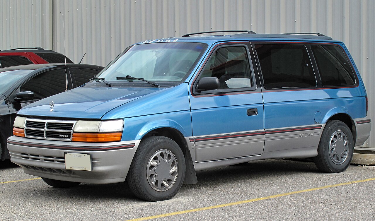 1992 Dodge Caravan Le In Teal Pearl Metallic, Front Left