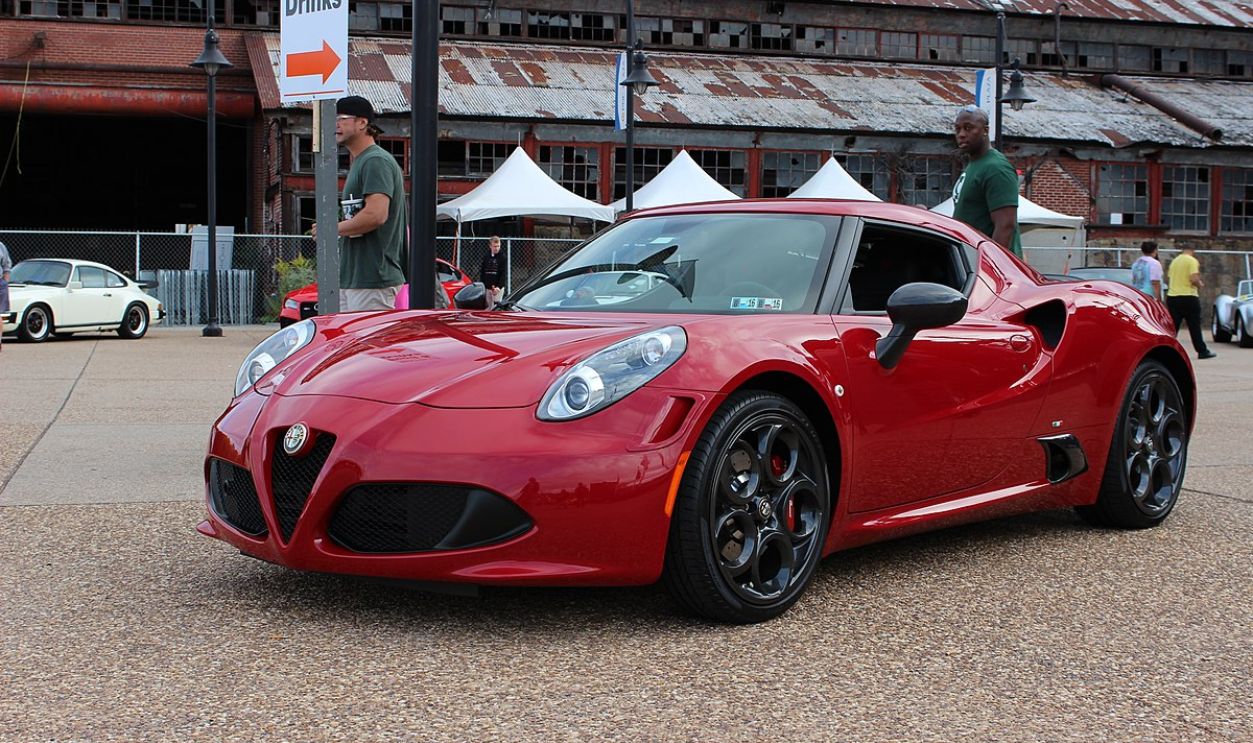 Alfa Romeo 4C (1)