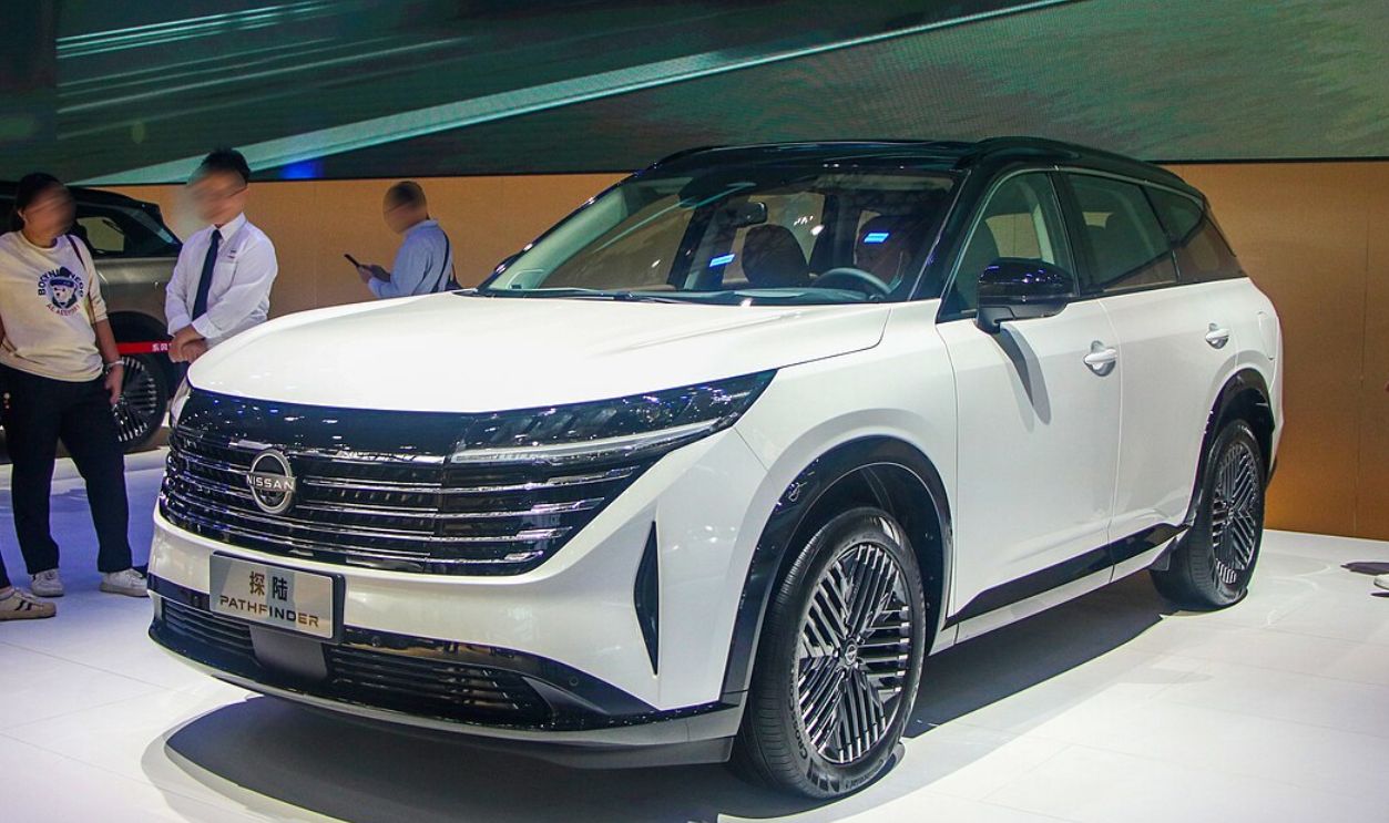 Nissan Pathfinder (1)