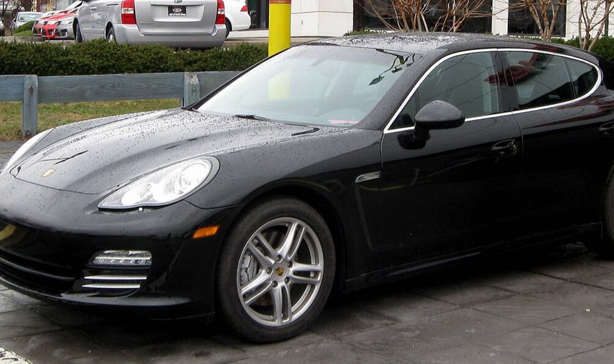 2010 Porsche Panamera (1)