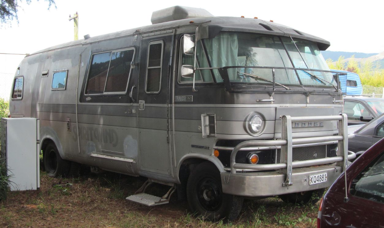 Dodge Travco 270
