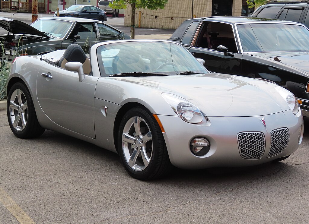 Close Up Photo of 2006 Pontiac Solstice Finished in