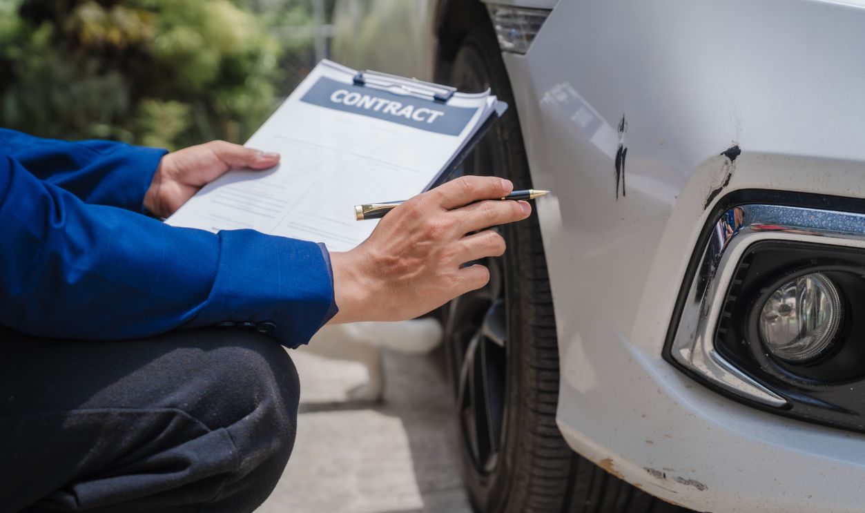 Car auto insurance agent Checking car