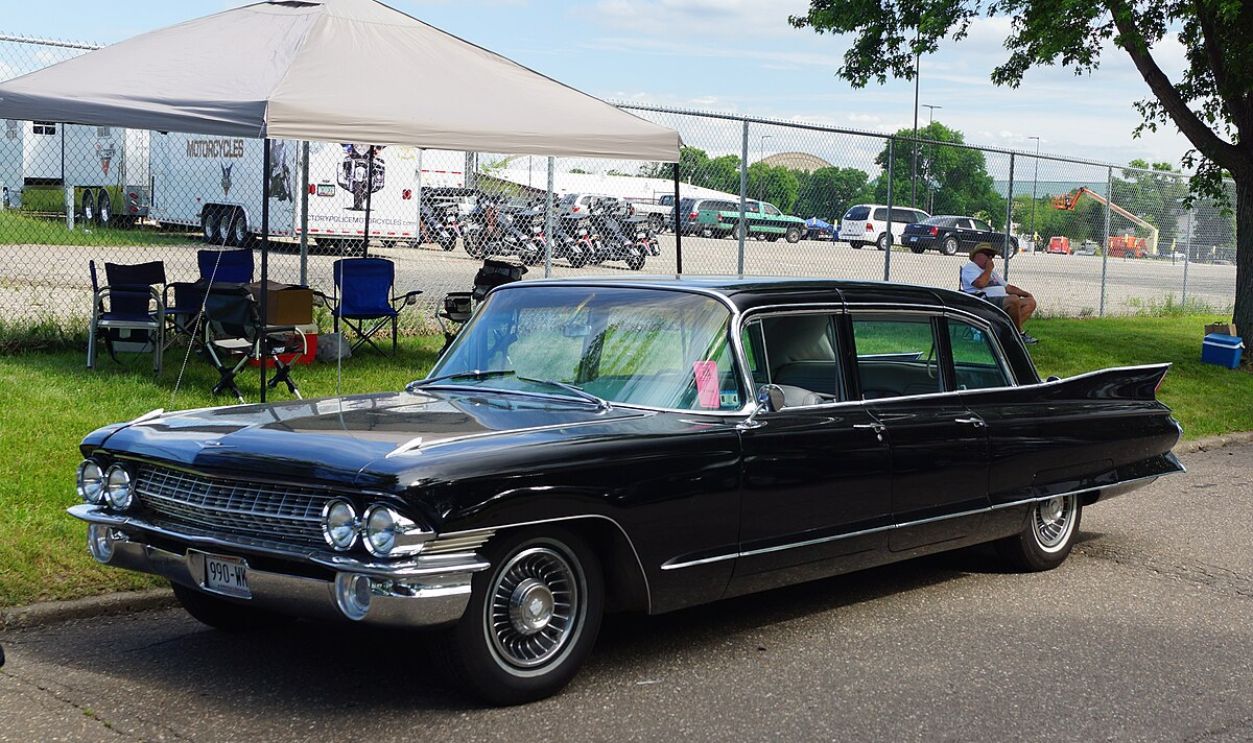 Cadillac Fleetwood 75