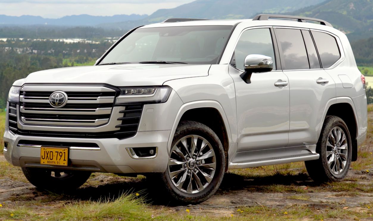 White 2021 Toyota Land Cruiser 300 3.4 Zx