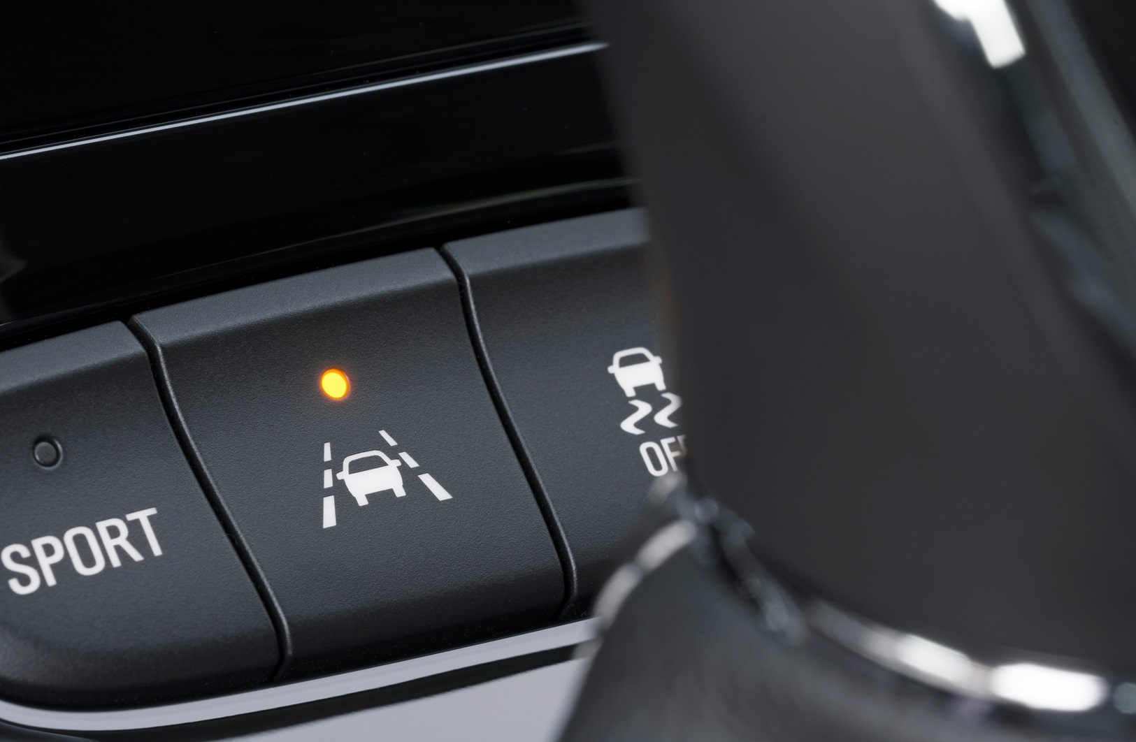 Track assistant in a modern car