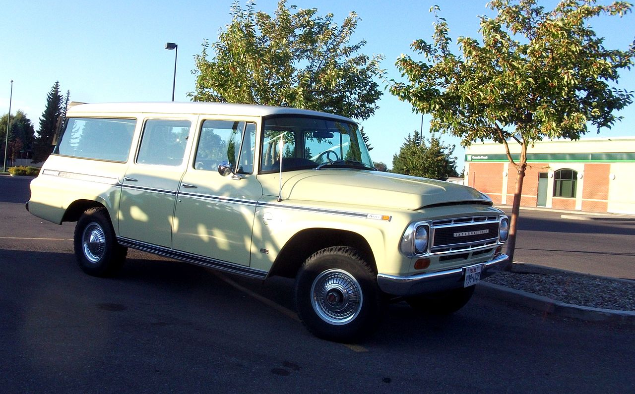 1968 International Travelall 1100C