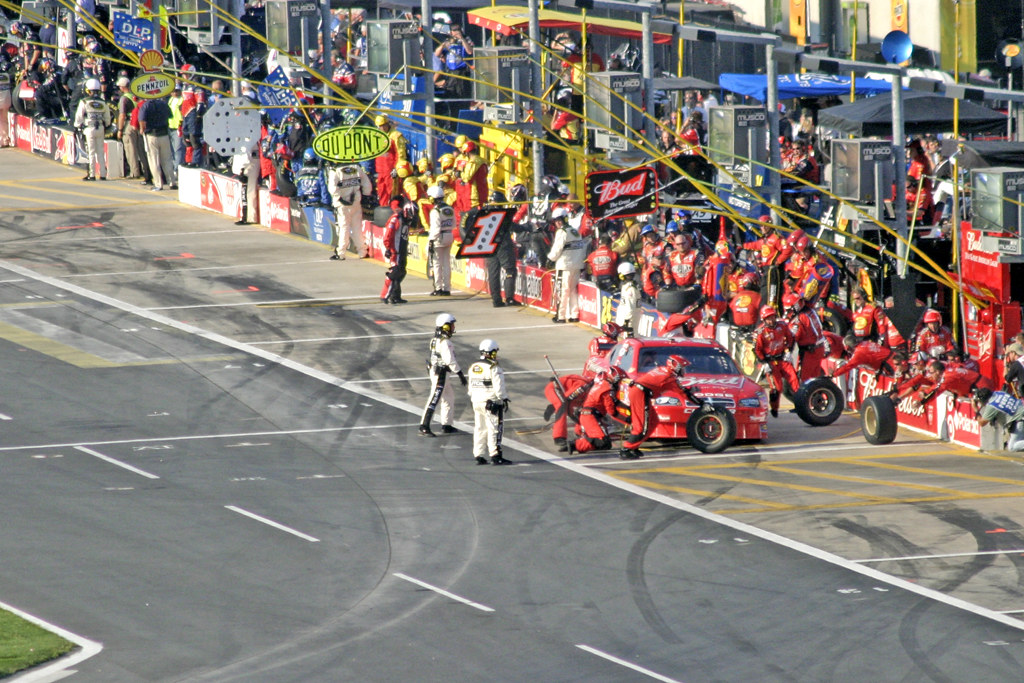 Kasey Kahne Pit stop