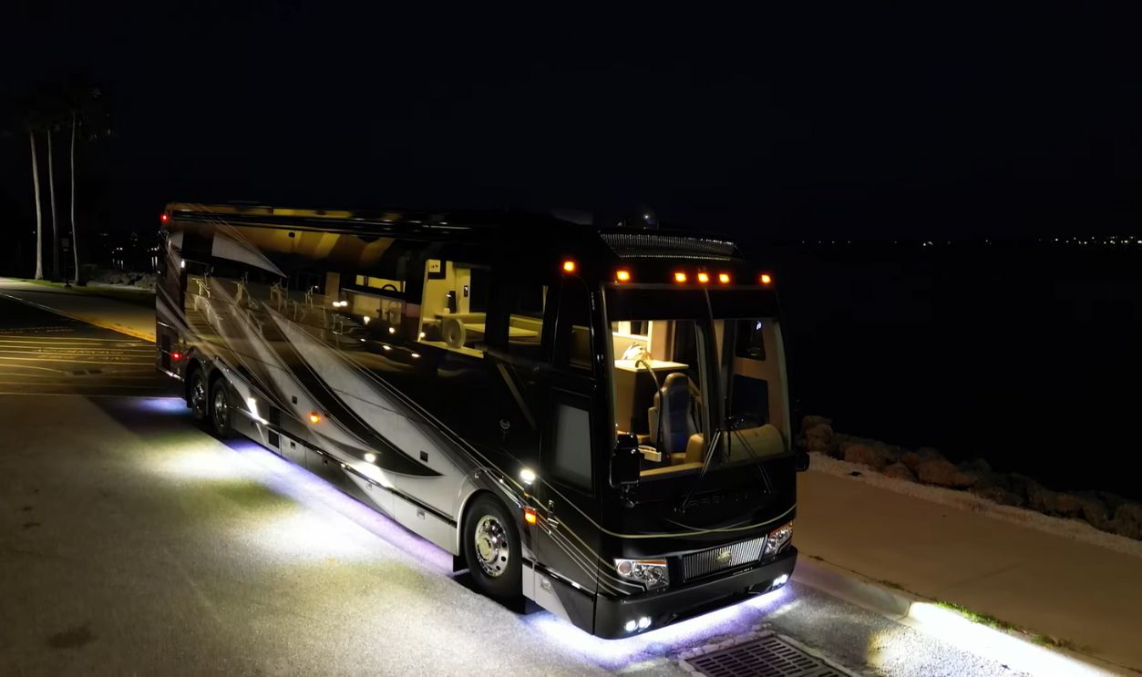 Marathon Coach Prevost