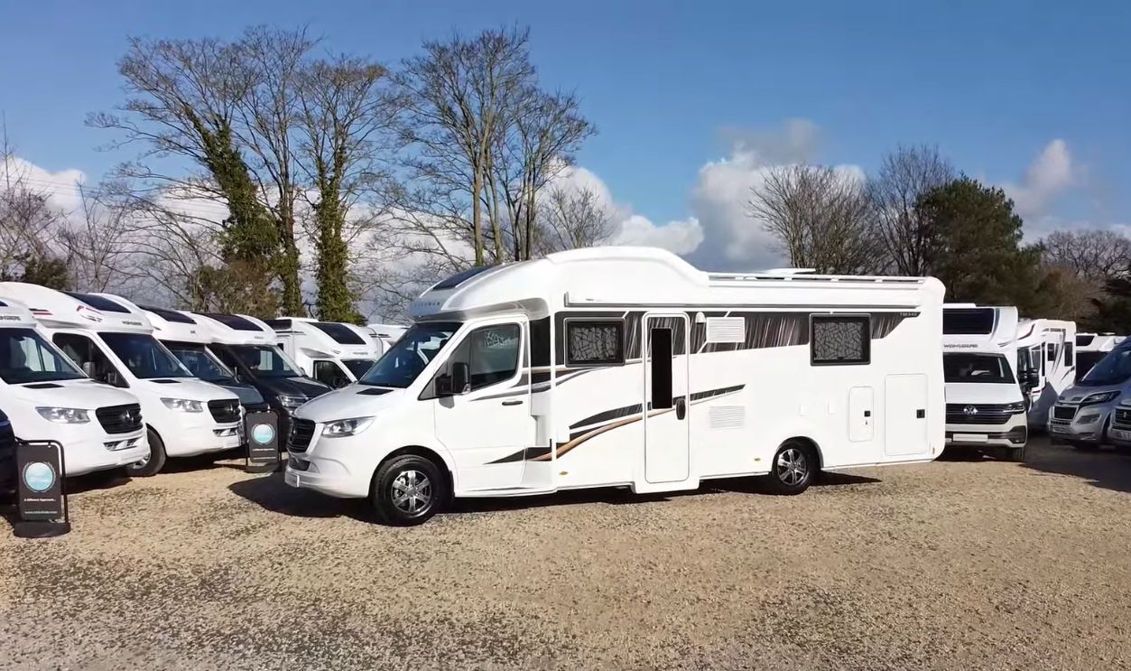 Coachman Travel Master 545 (2)