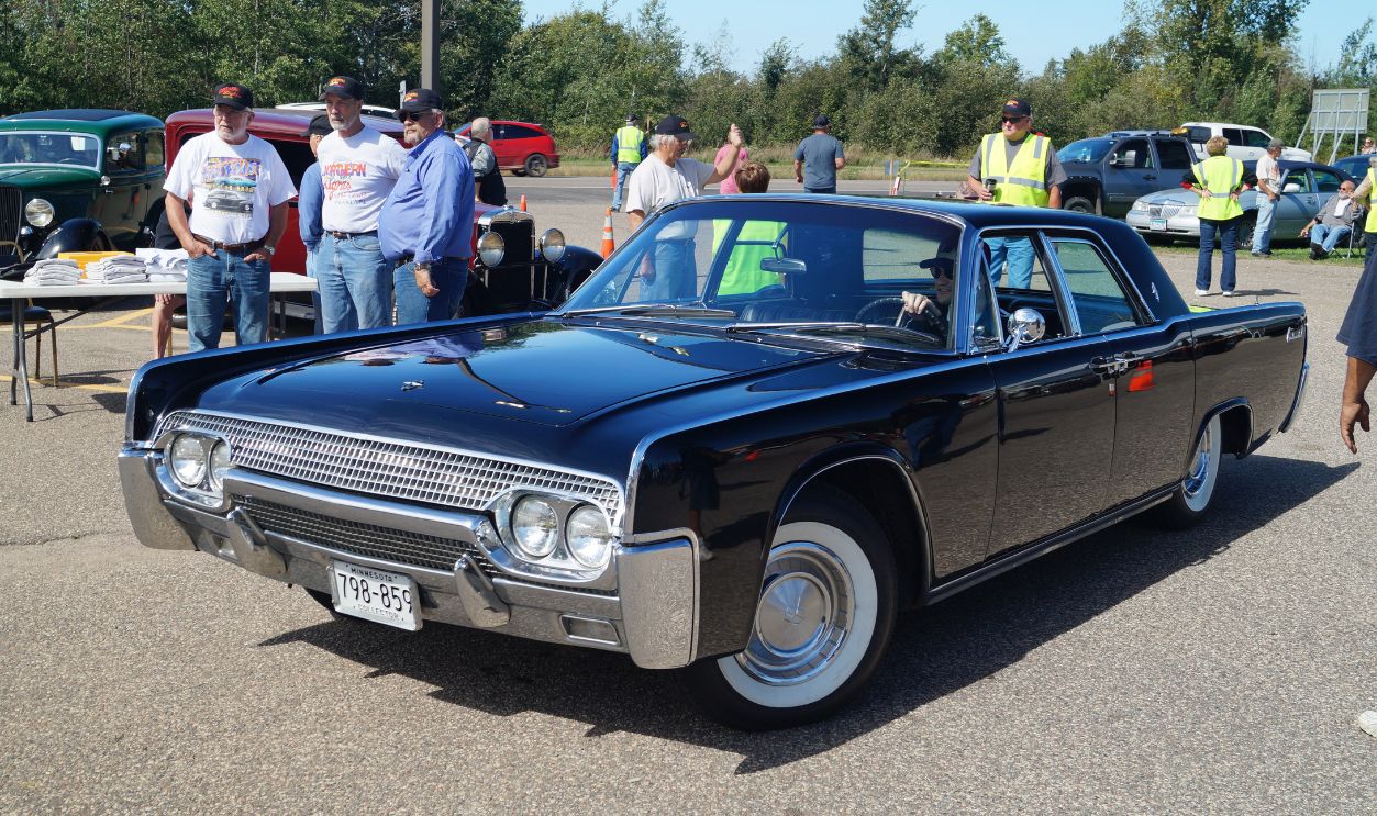 Lincoln_Continental