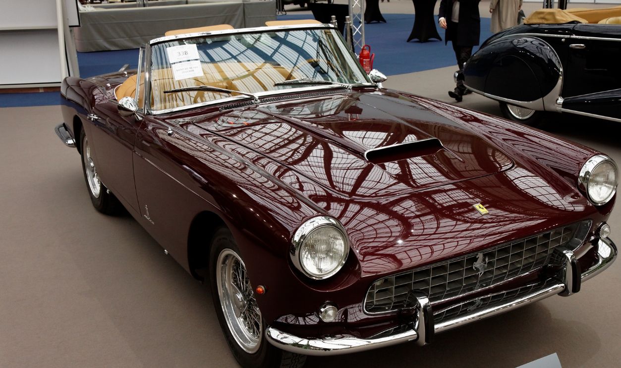 Ferrari_250GT_Series_II