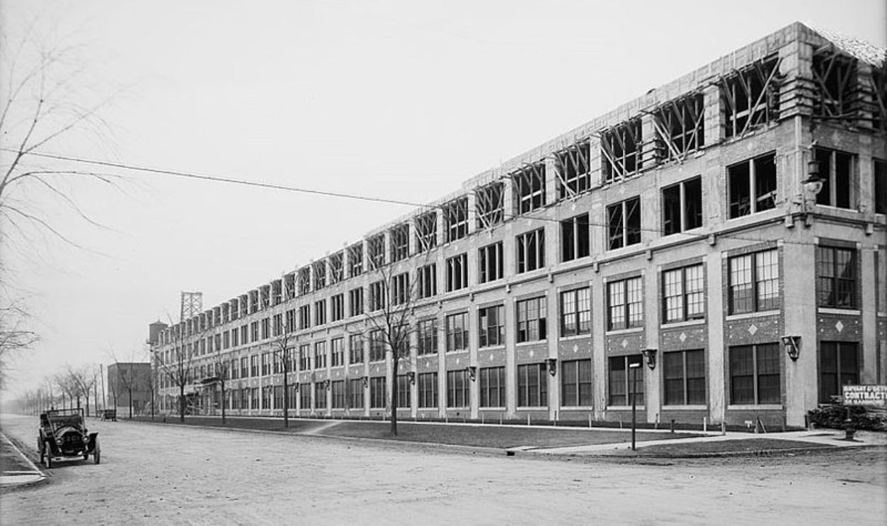  Detroit's Packard Automotive Plant