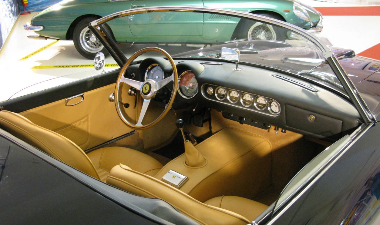 Ferrari_250_GT_California_Spyder_dash