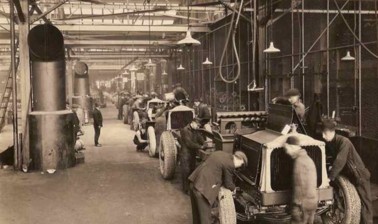  Detroit's Packard Automotive Plant