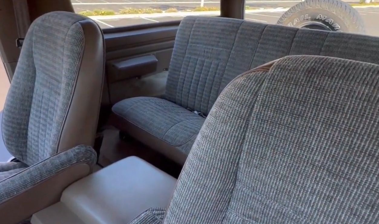 1990 Ford Bronco Interior