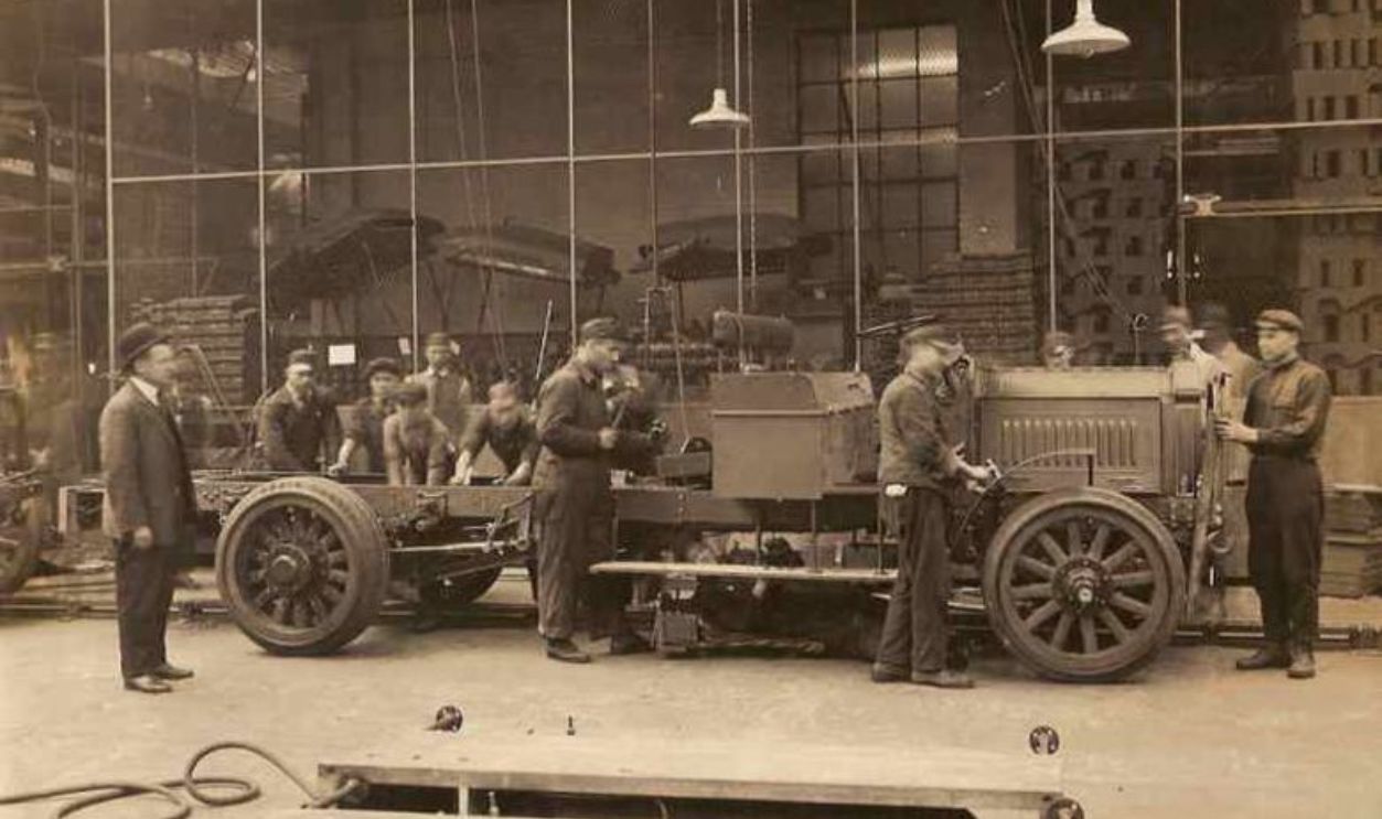  Detroit's Packard Automotive Plant