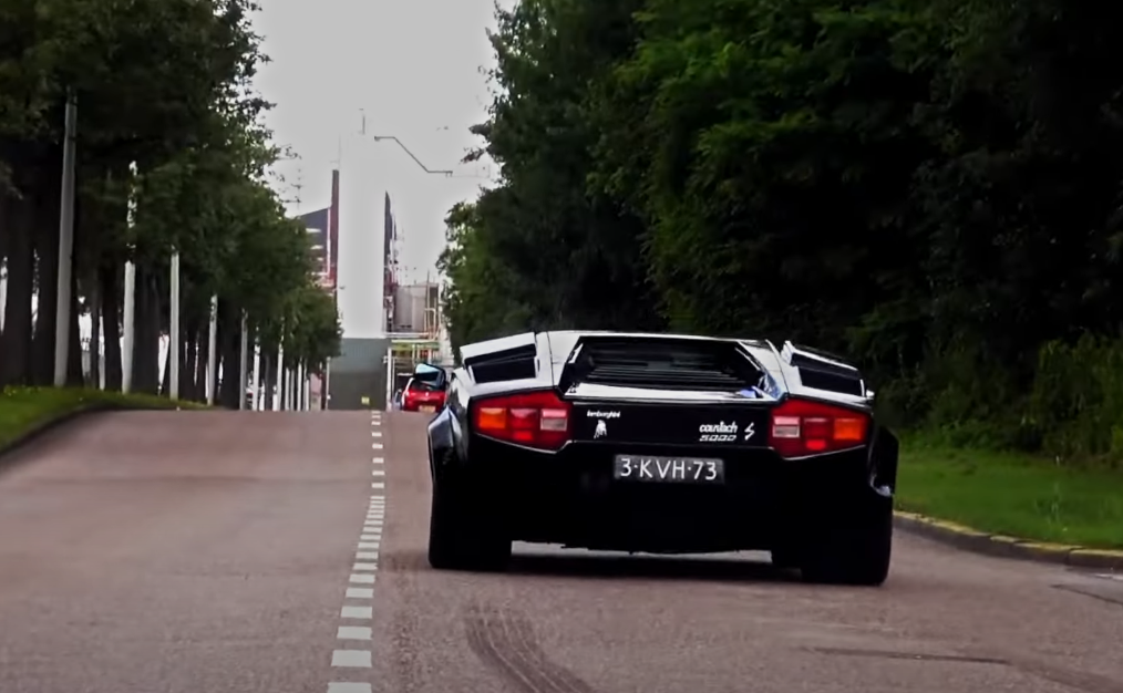 Screenshot of the Van Halen's MASSIVE Classic Car Collection