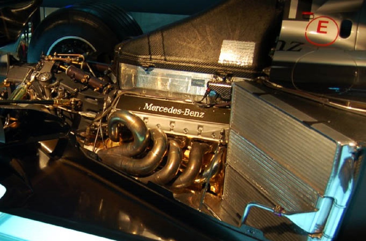 Mercedes-Benz Fo110J Engine