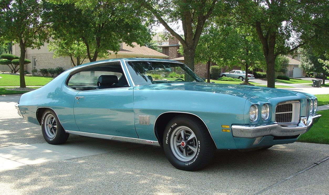 Pontiac_Lemans_Sport