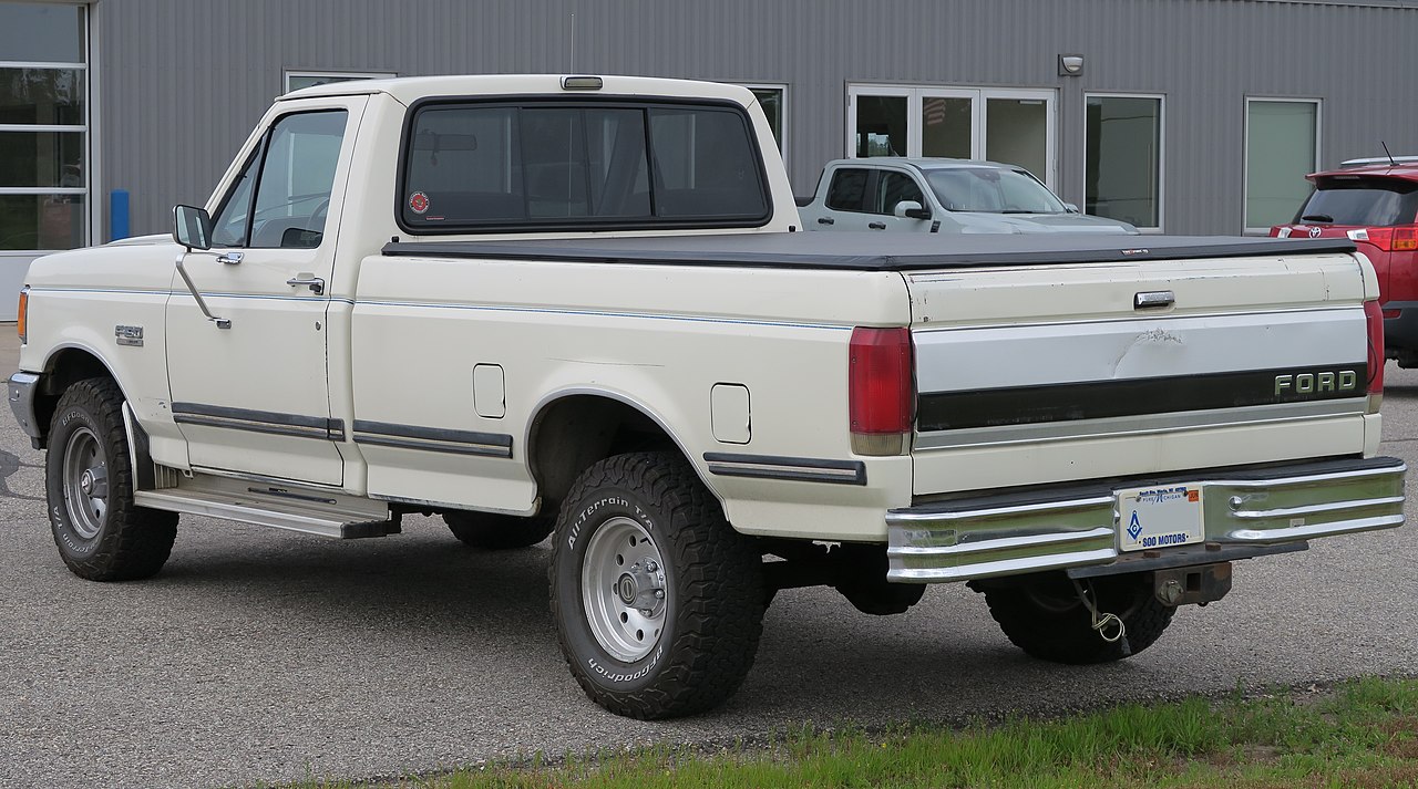 1987 Ford F-150 back view