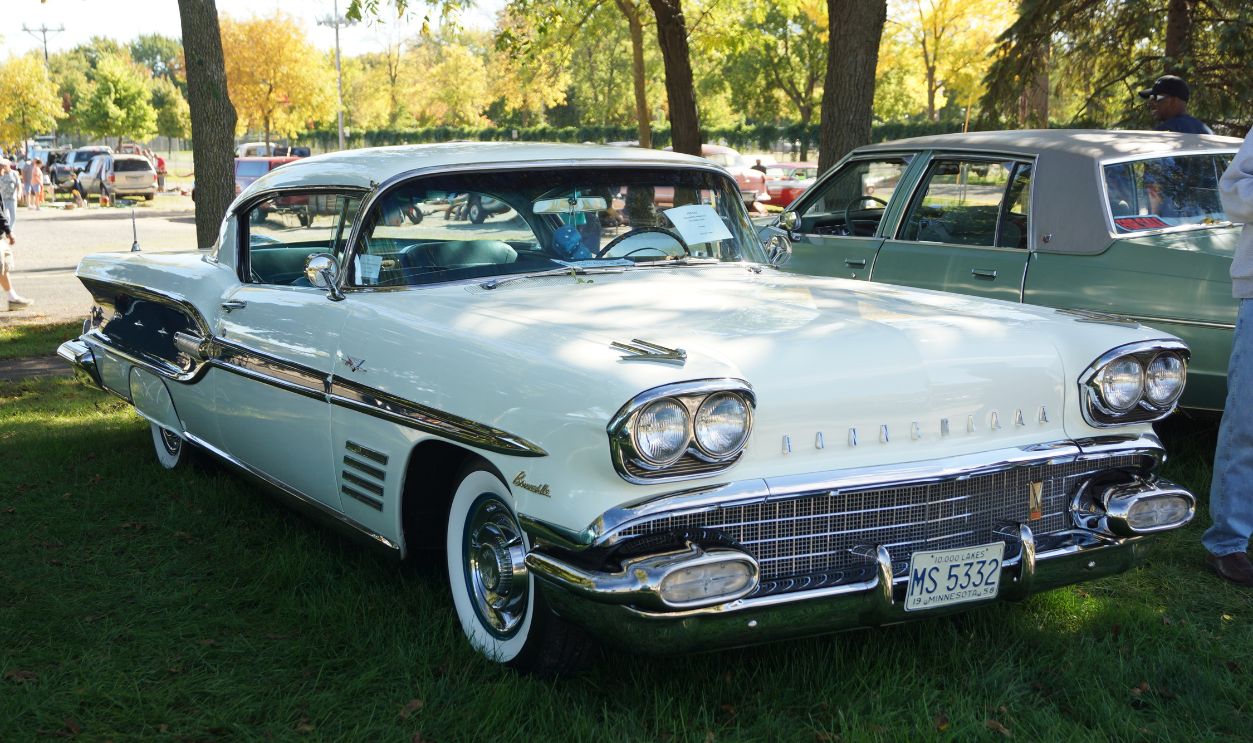 Pontiac_Bonneville