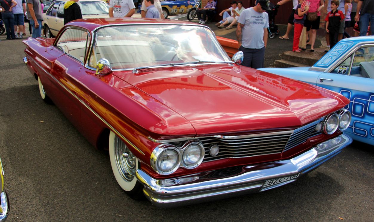 Pontiac_Bonneville_coupe