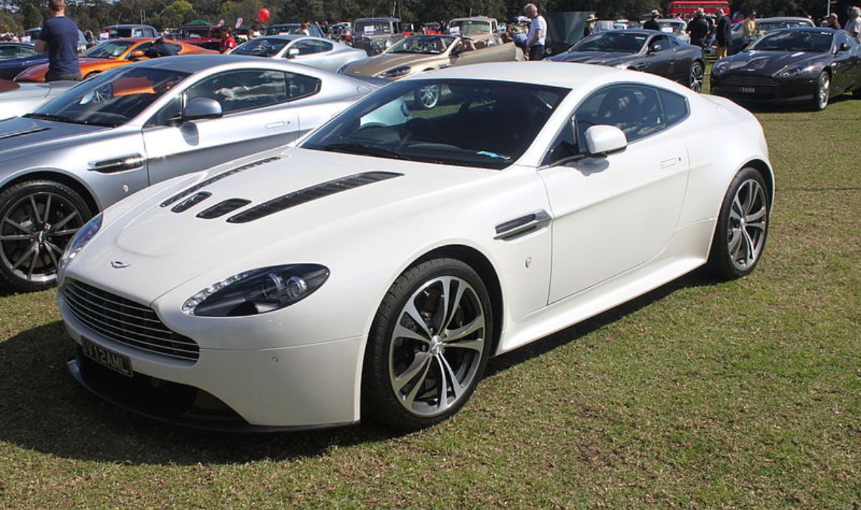 Aston Martin V12 Vantage