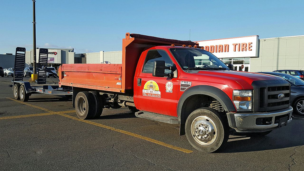 Ford F-550 pickup truck