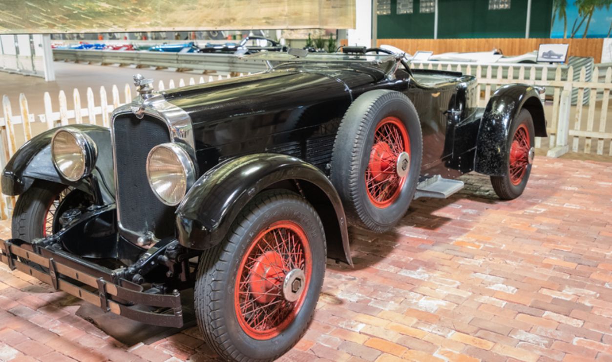 1928 Stutz Black Hawk Boattail Speedster