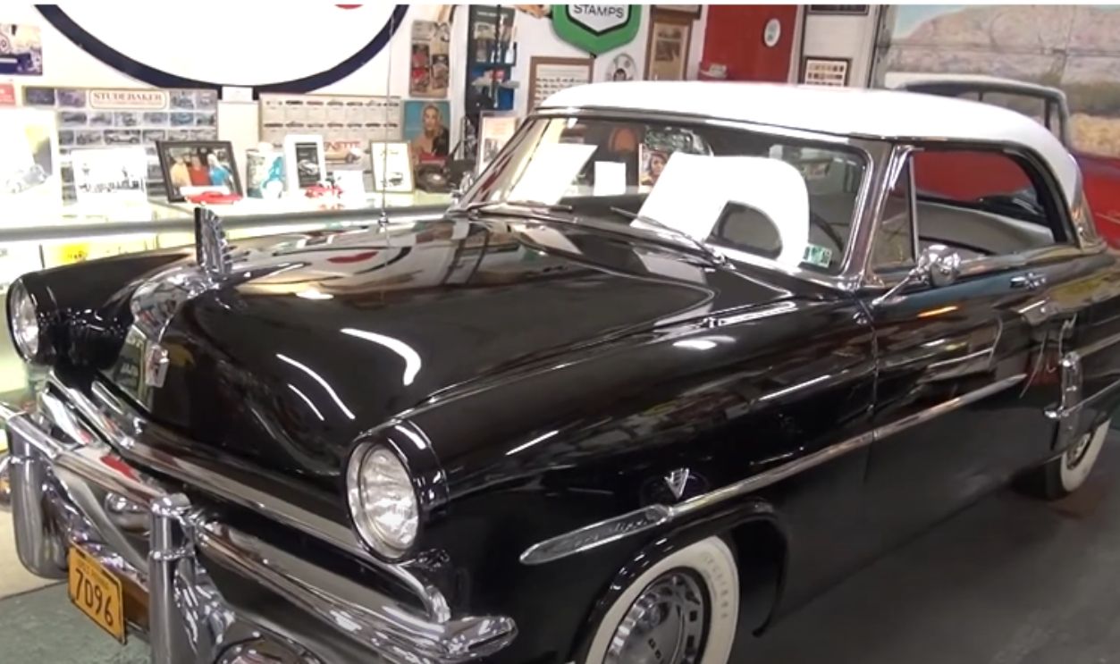 1953 Ford Victoria Crestliner