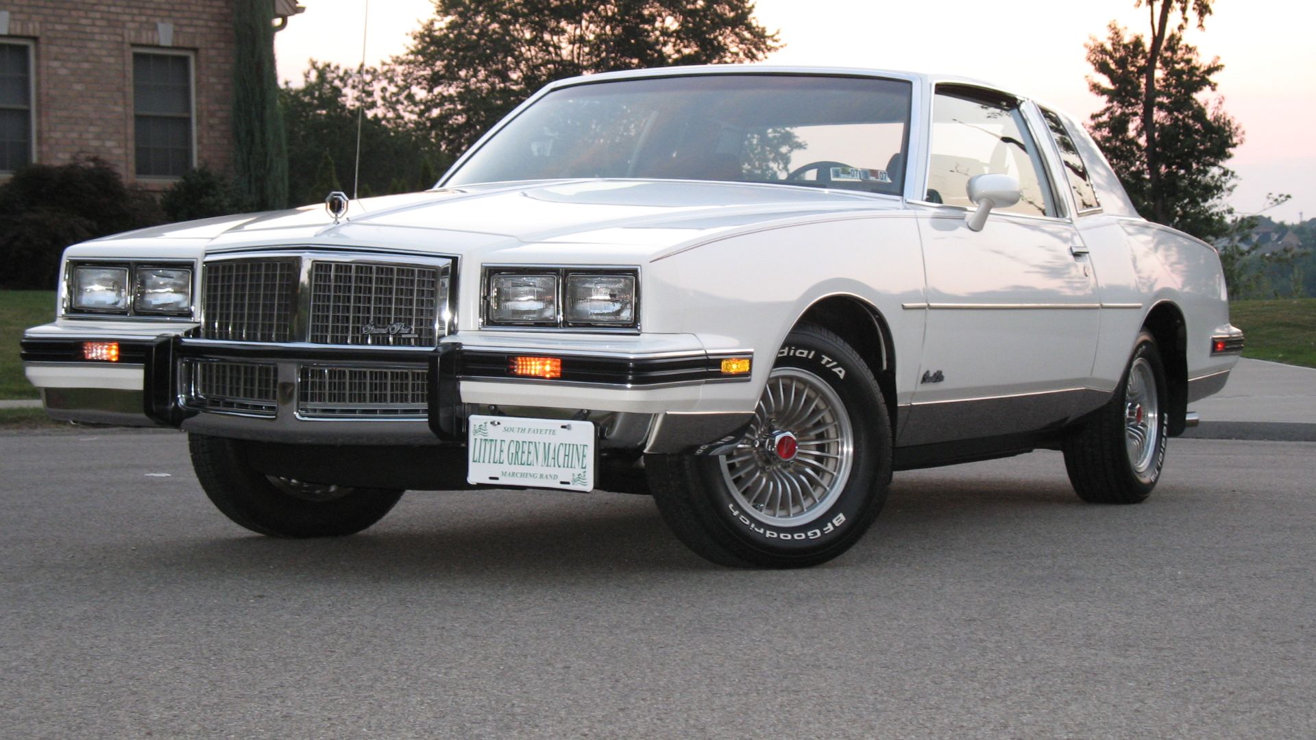File:1985 pontiac grand prix.JPG