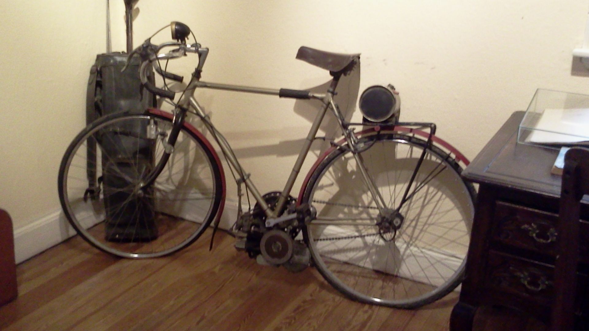 File:Che Guevara Bycicle - Museo del Che.jpg