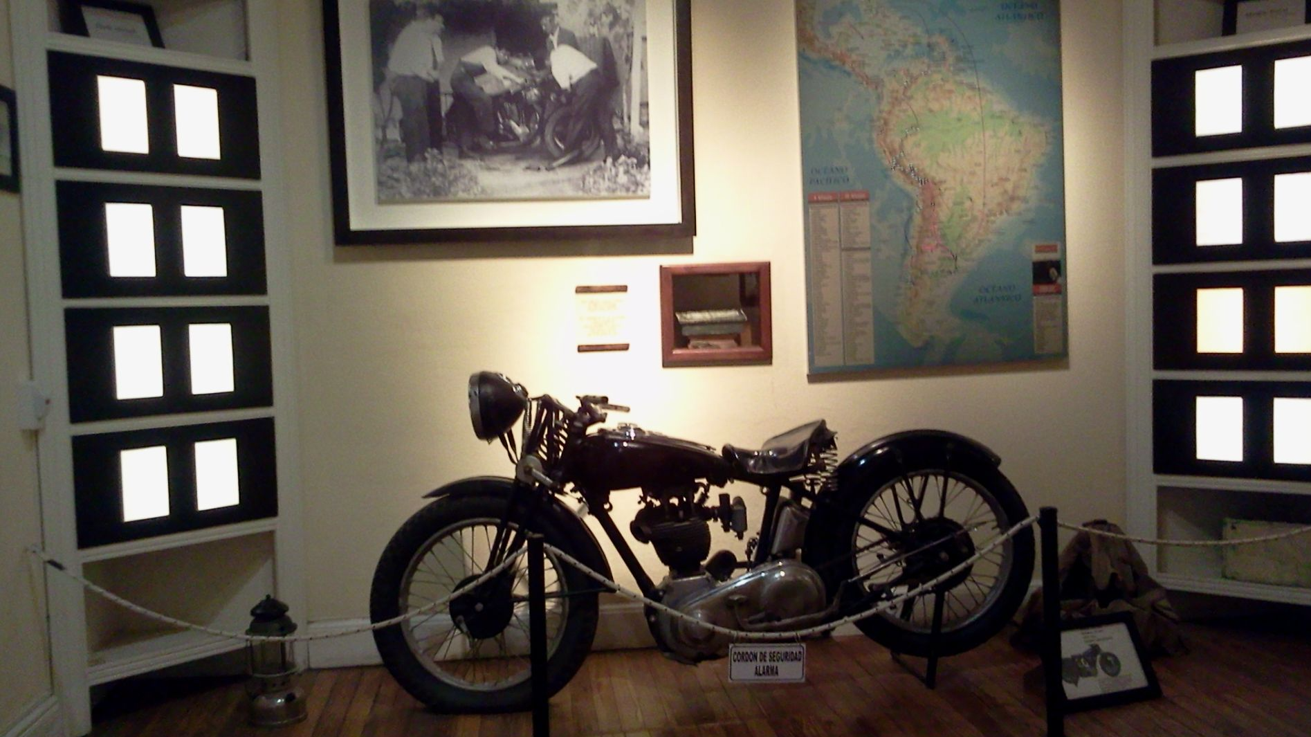 File:La Poderosa Museo Che Guevara.jpg