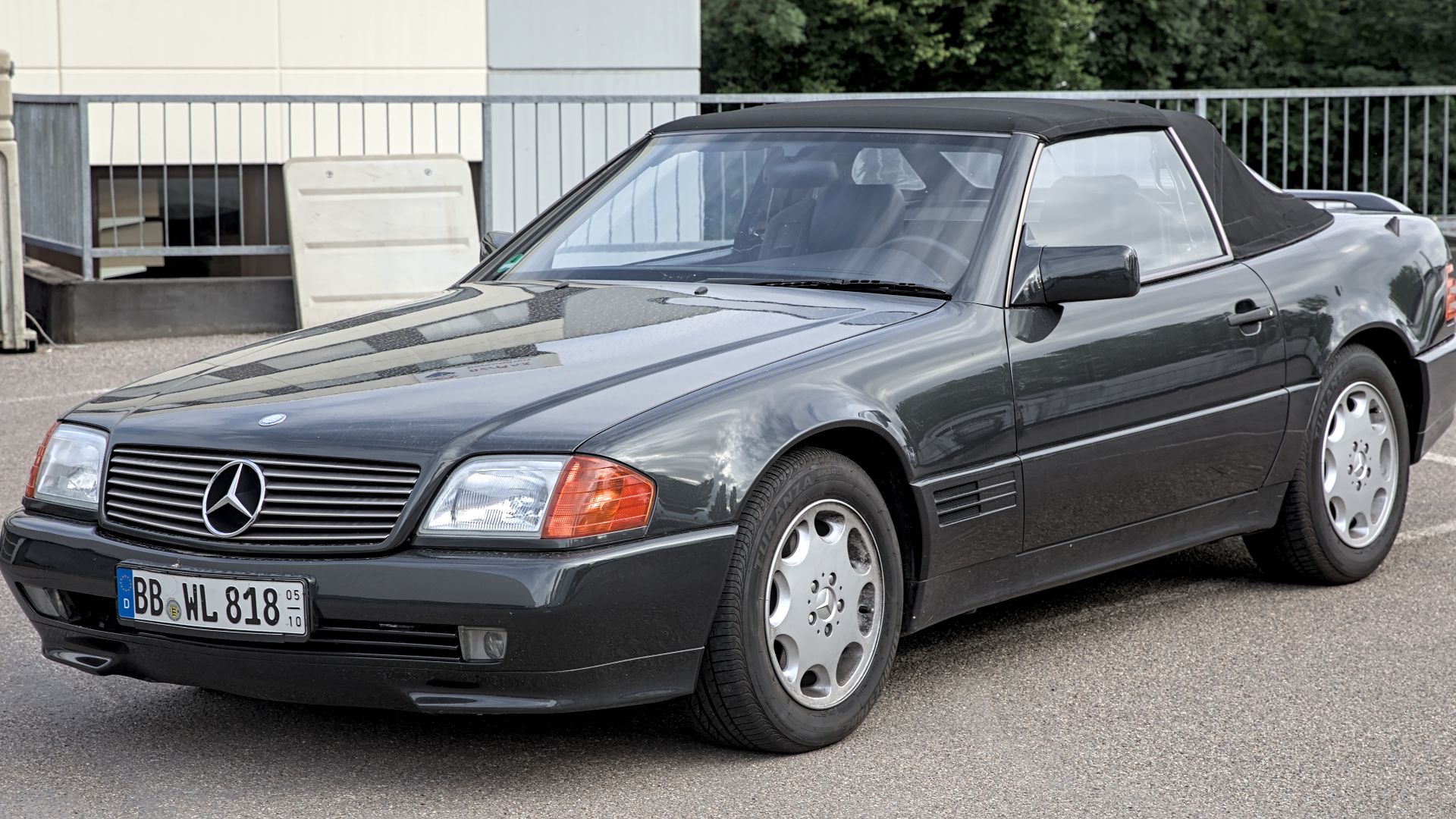 File:Mercedes-Benz R129 500 SL (1998-2001) 1X7A0337.jpg