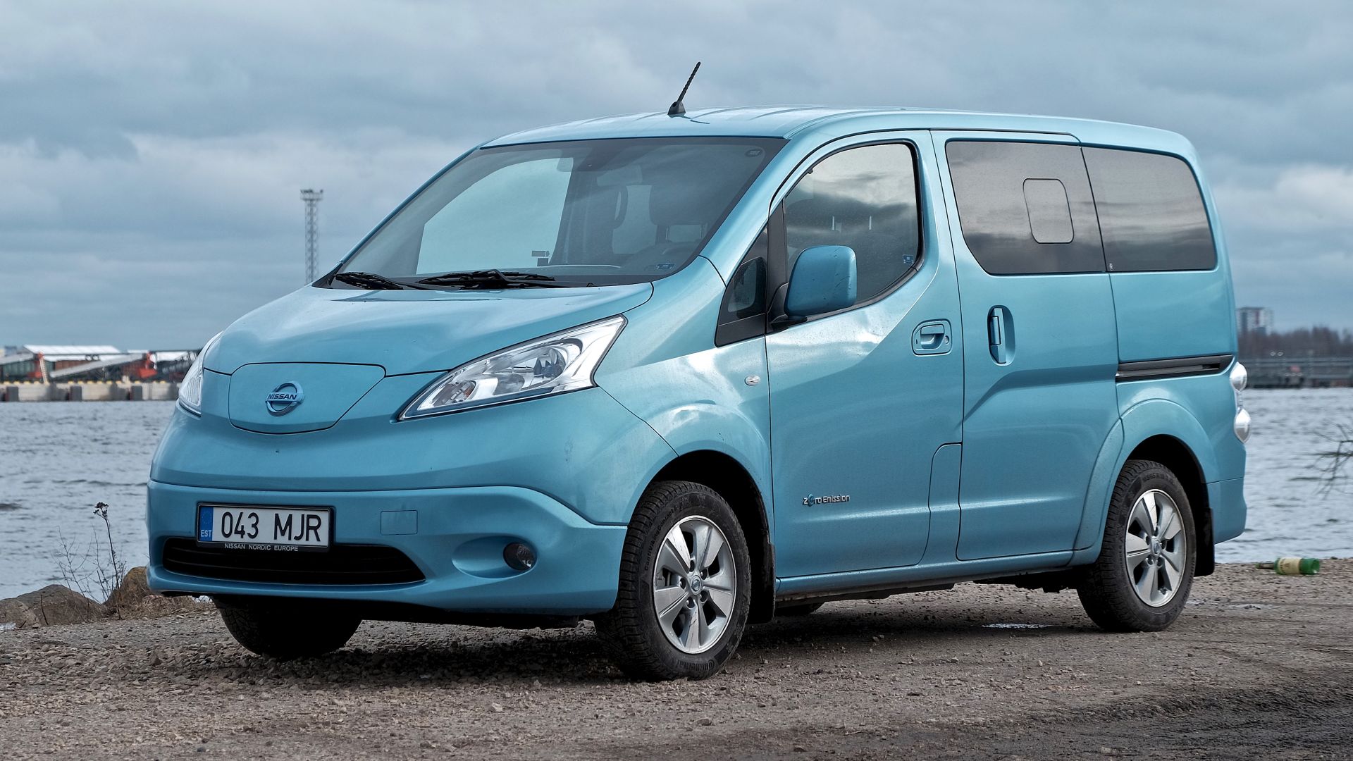 File:Nissan e-NV200 Evalia electric car (16641419041).jpg