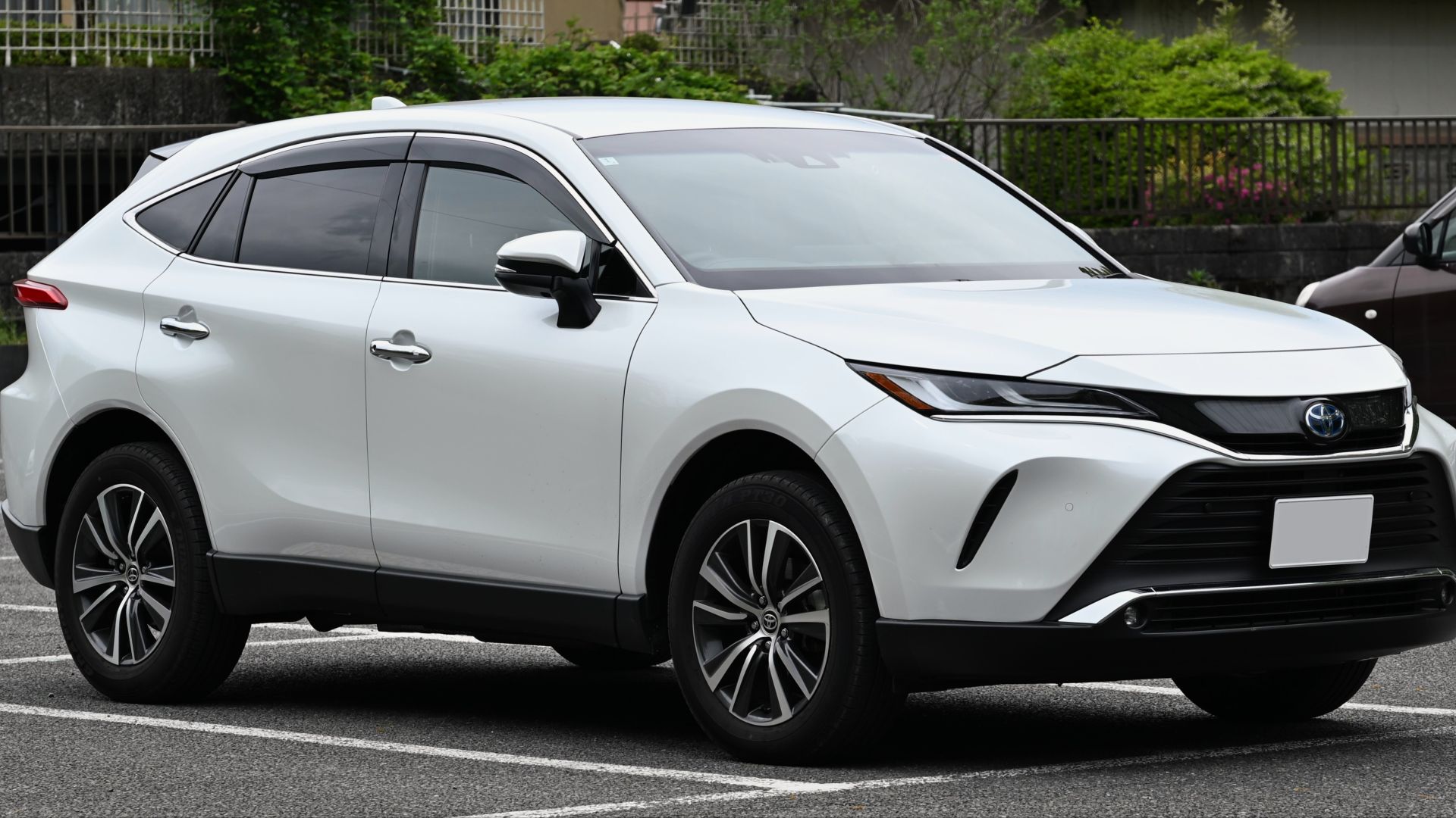 File:4th generation Toyota Harrier Hybrid G.jpg