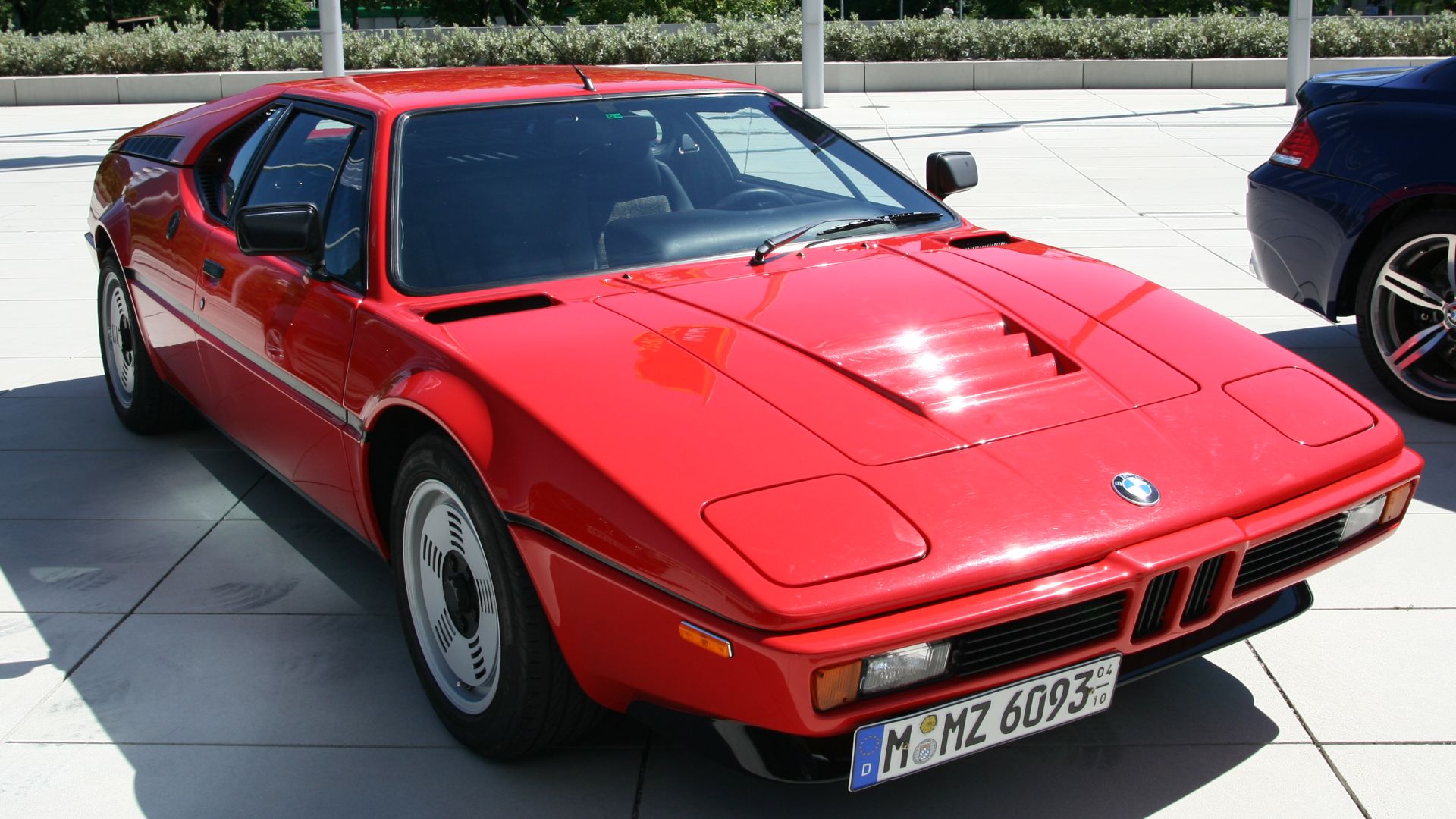 File:BMW Museum M1 - panoramio.jpg