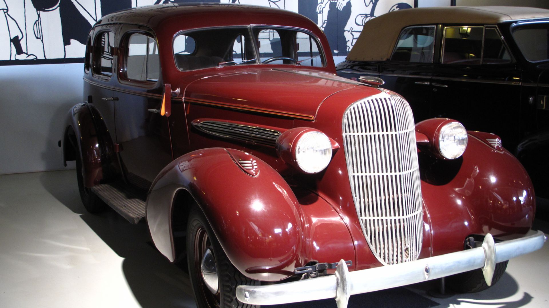 File:1935 Oldsmobile F-Series Saloon.jpg