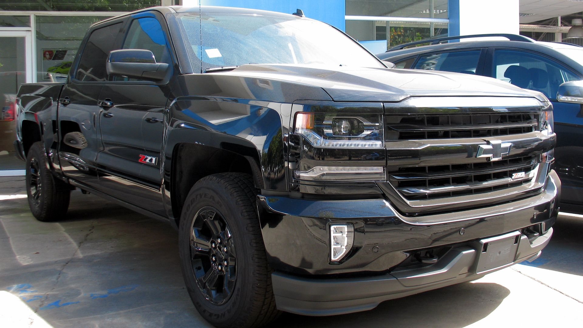 File:Chevrolet Silverado LTZ Z71 Midnight Edition 2017 (34824693423).jpg