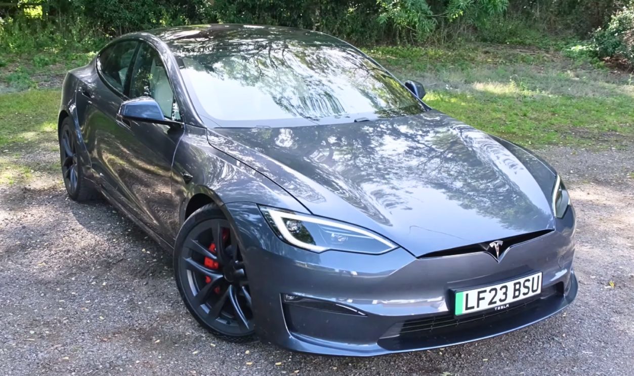2025 Tesla_Model_S plaid