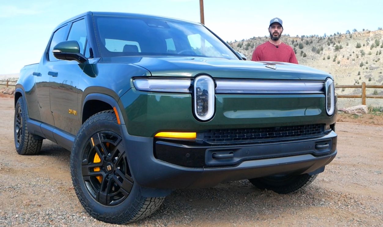  2025 Rivian R1T