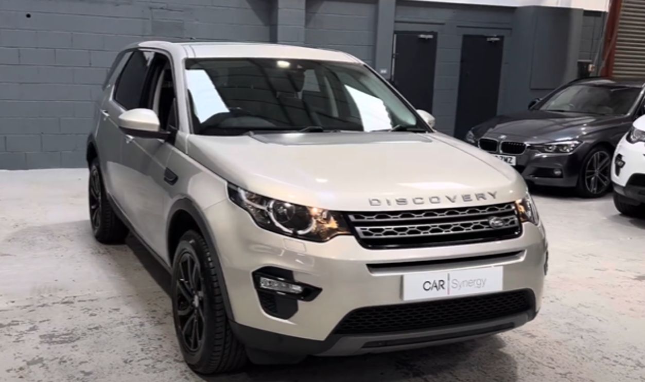 Land Rover Discovery “Golden Voyager”