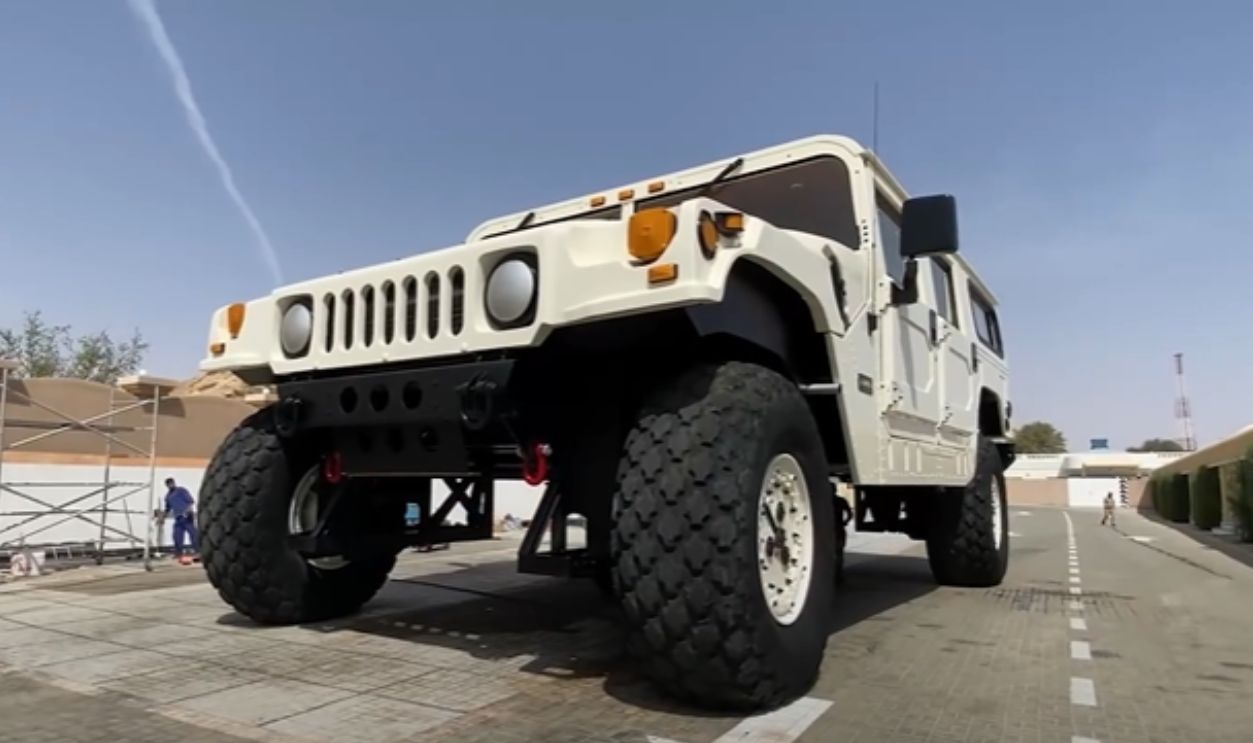 Hummer H1 “Desert Fortress”