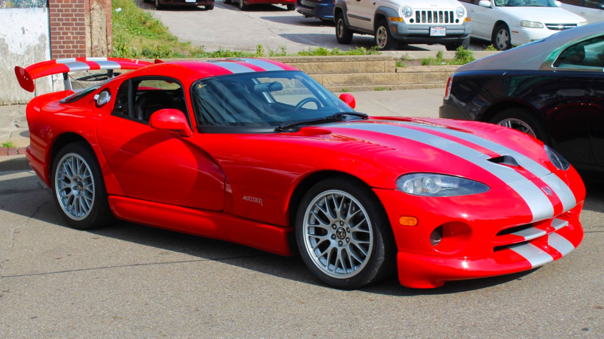 File:Dodge Viper (36036409886).jpg