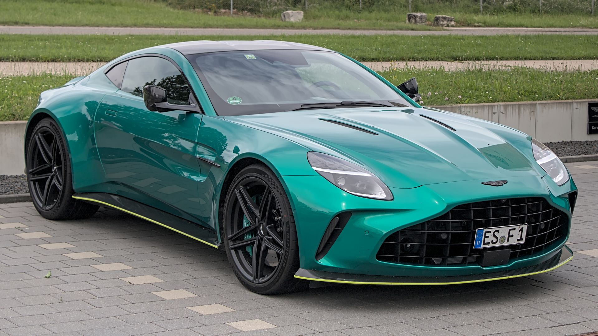 File:Aston Martin Vantage (2024) IMG 9999.jpg