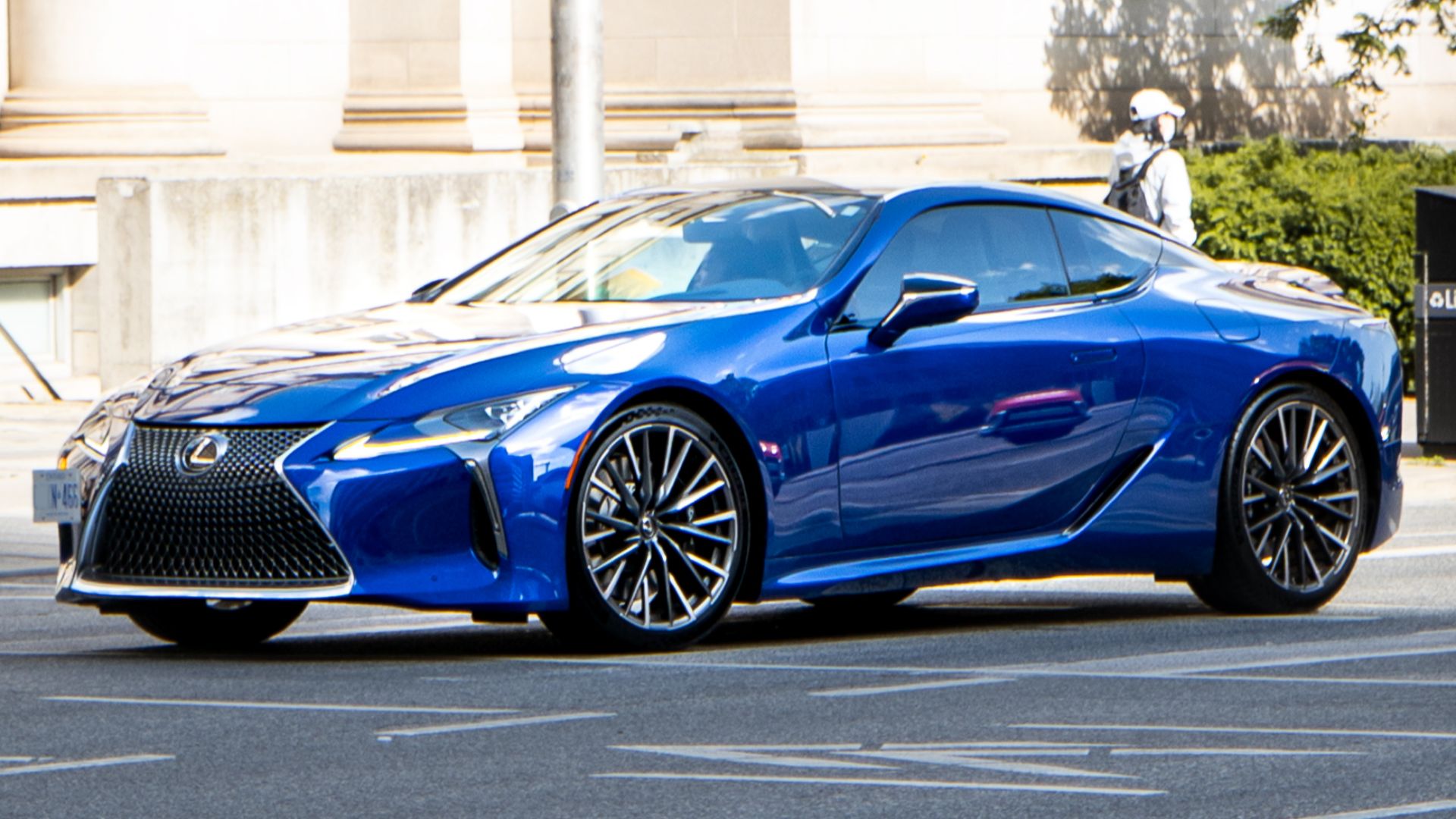 File:Lexus LC500 (Z100) Greater Toronto Area, Canada.jpg